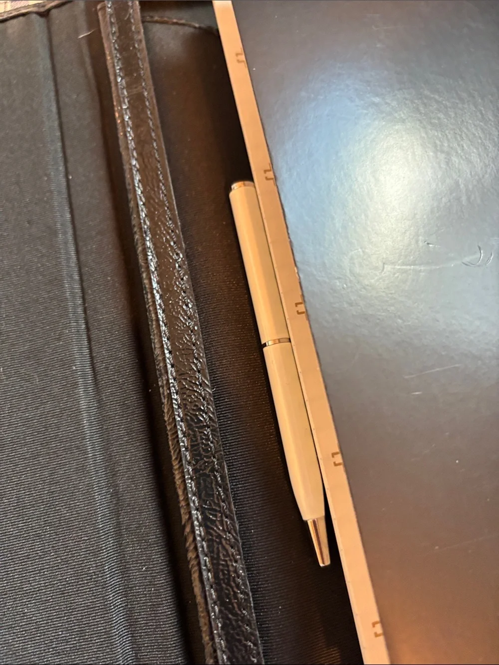 Coach Signature Heritage stripe Folio in Black and Khaki with Coach pen